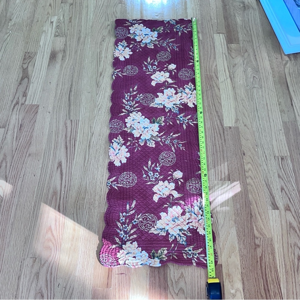 Reversible Table Runner - Picture 5 of 6